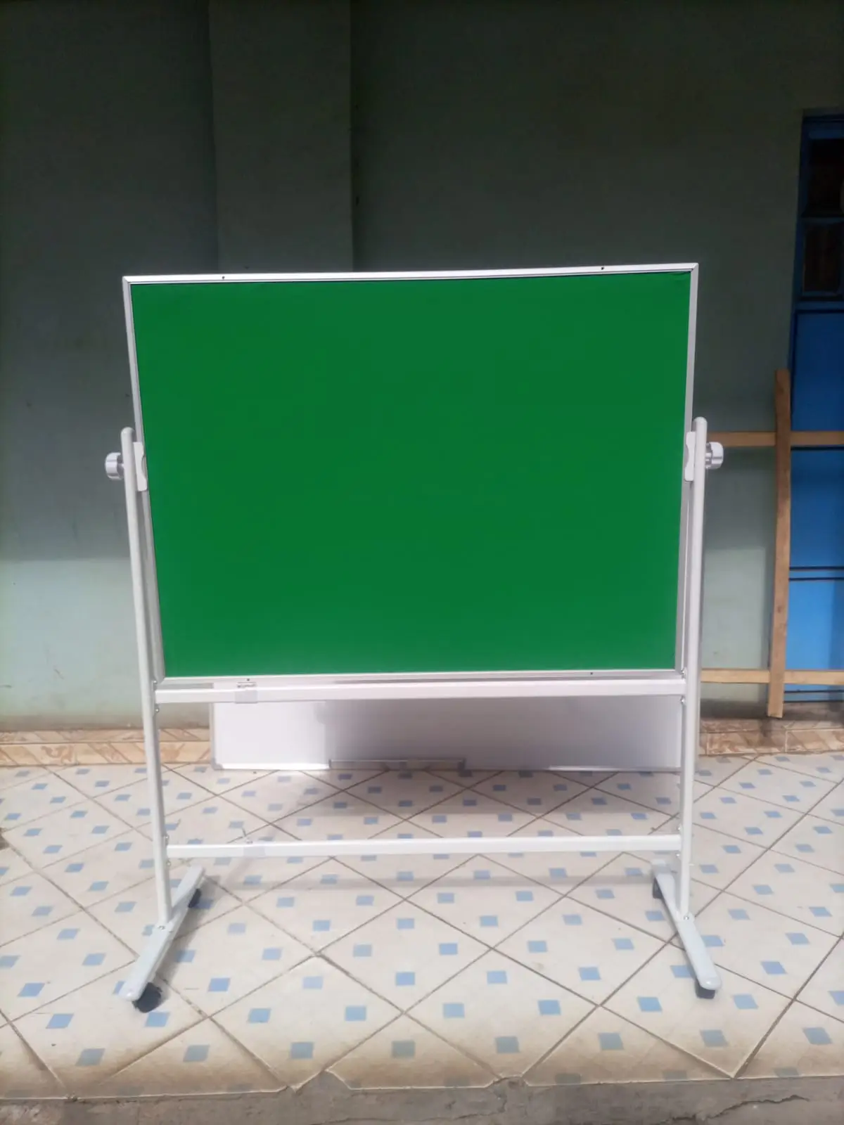 WhatsApp Image 2024-10-22 at 1.02.50 PM(1) Pin Board With Wheeled Stand 120cm x 90cm (4ft x 3ft) - Image 1
