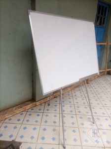 White Board With Tripod Stand 150cm x 120cm (5ft x 4ft)