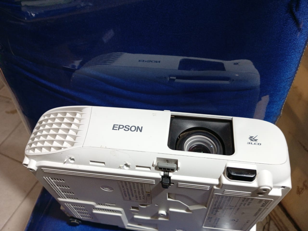 WhatsApp Image 2025-11-11 at 2.30.34 PM(1) Epson Projector For Sell Cb X49 Refurbished - Image 4